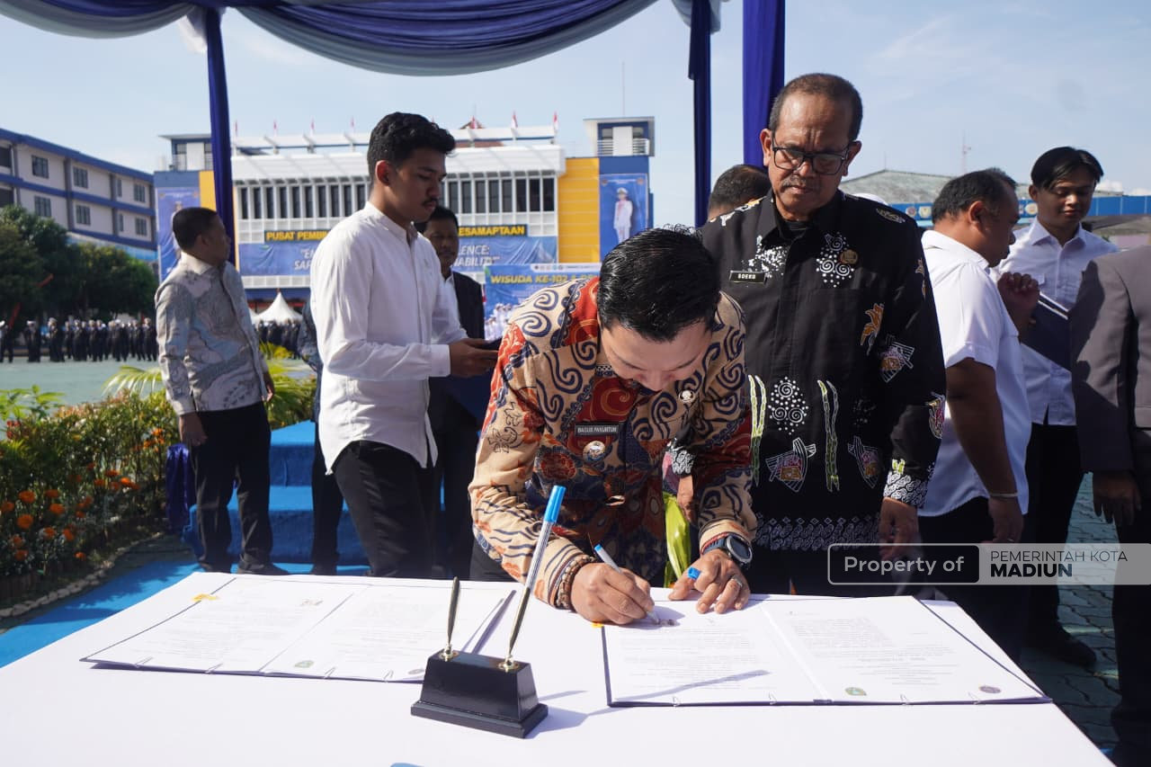 Hadiri Wisuda ke-102 PIP Semarang, Pemkot Madiun Teken MoU Pengembangan SDM Transportasi