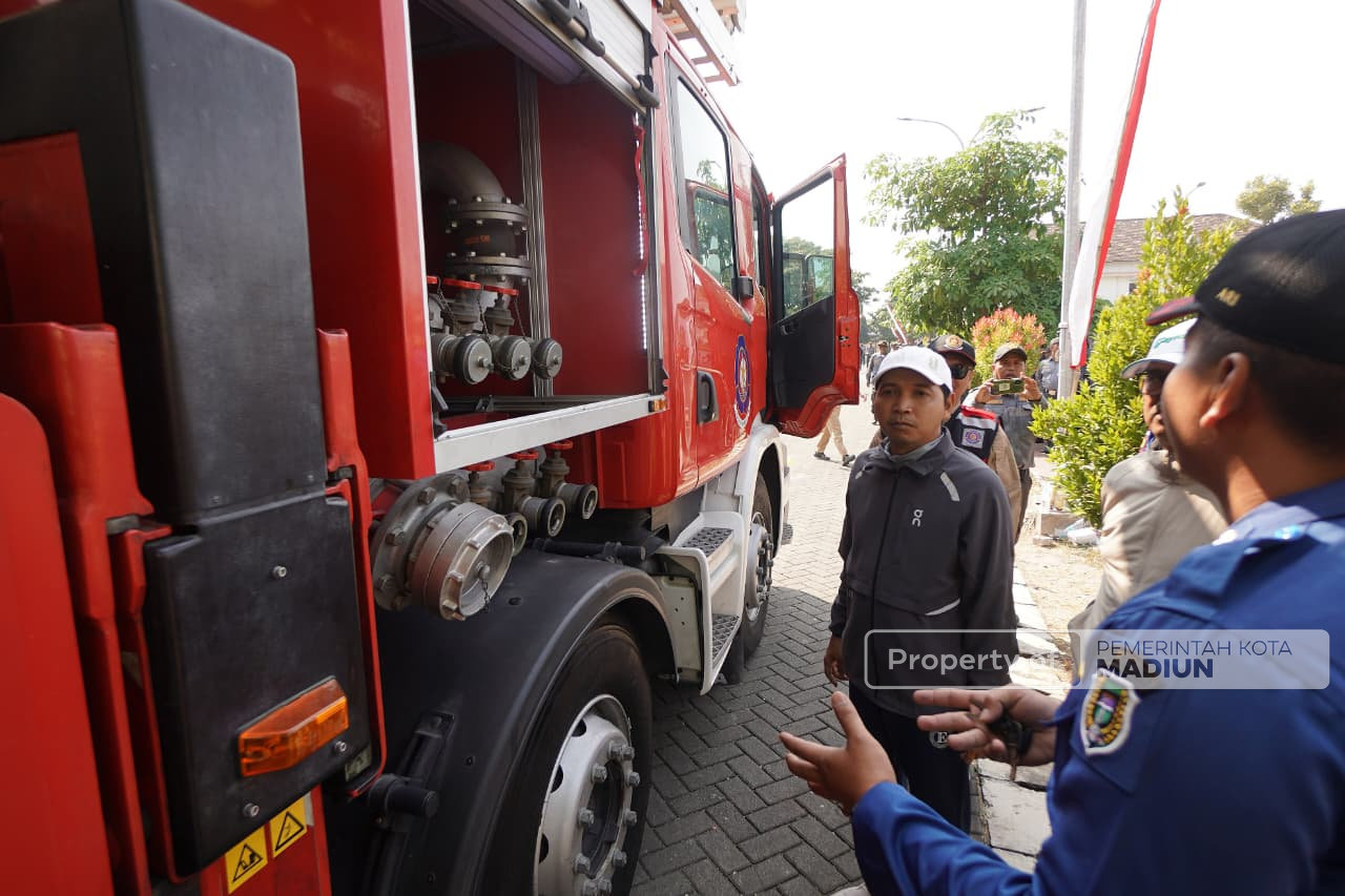 Perkuat Perlindungan Masyarakat, Plt Wali Kota Madiun Dorong Satlinmas Sigap Hadapi Kondisi Darurat