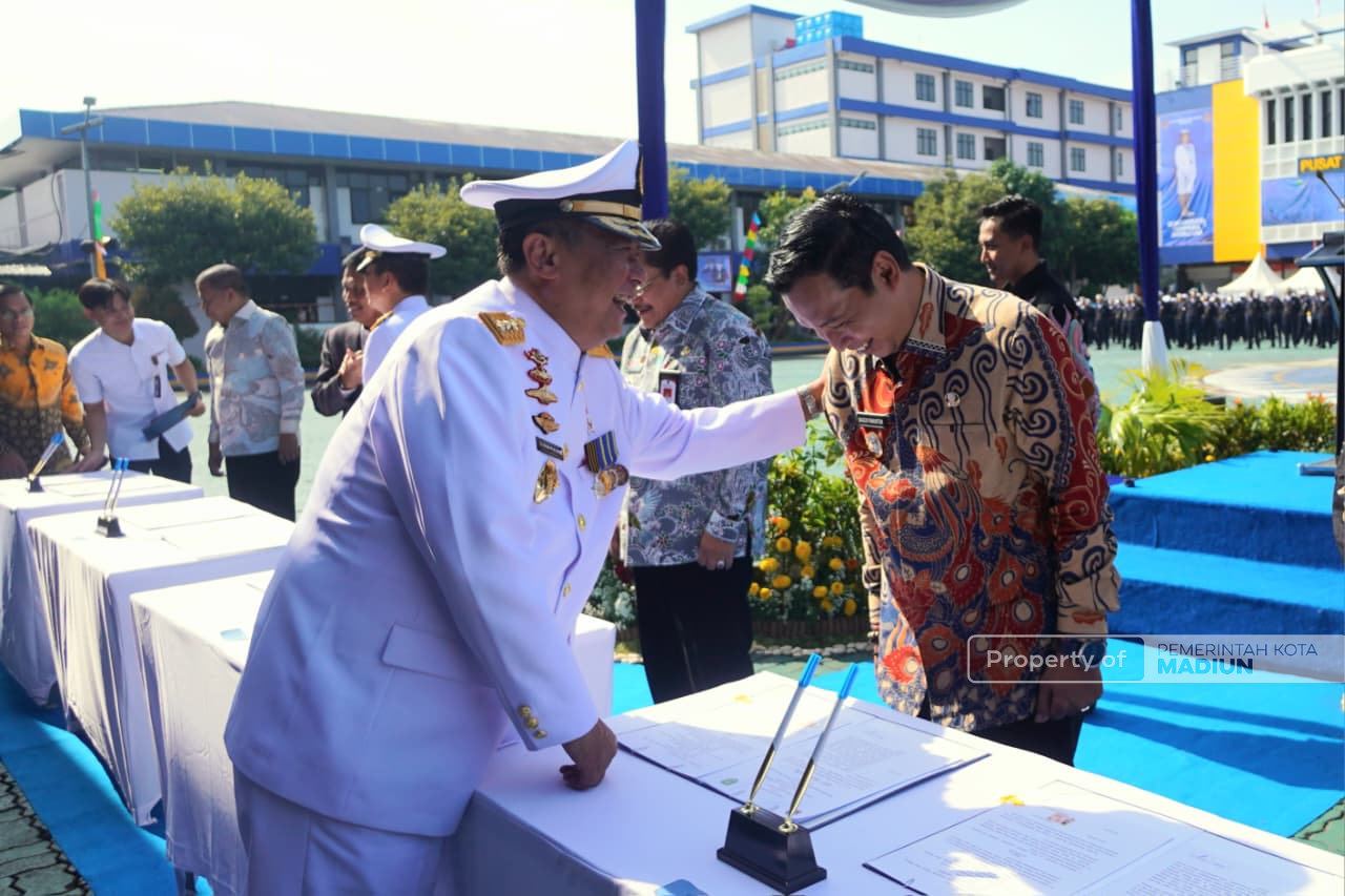 Hadiri Wisuda ke-102 PIP Semarang, Pemkot Madiun Teken MoU Pengembangan SDM Transportasi