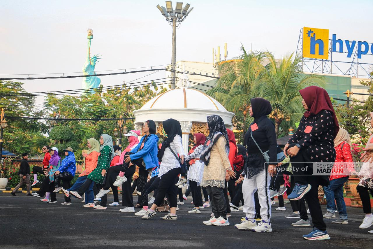 Ketika Budaya dan Olahraga Bersatu Padu, Uniknya Kartini Fun Run Perwosi Kota Madiun