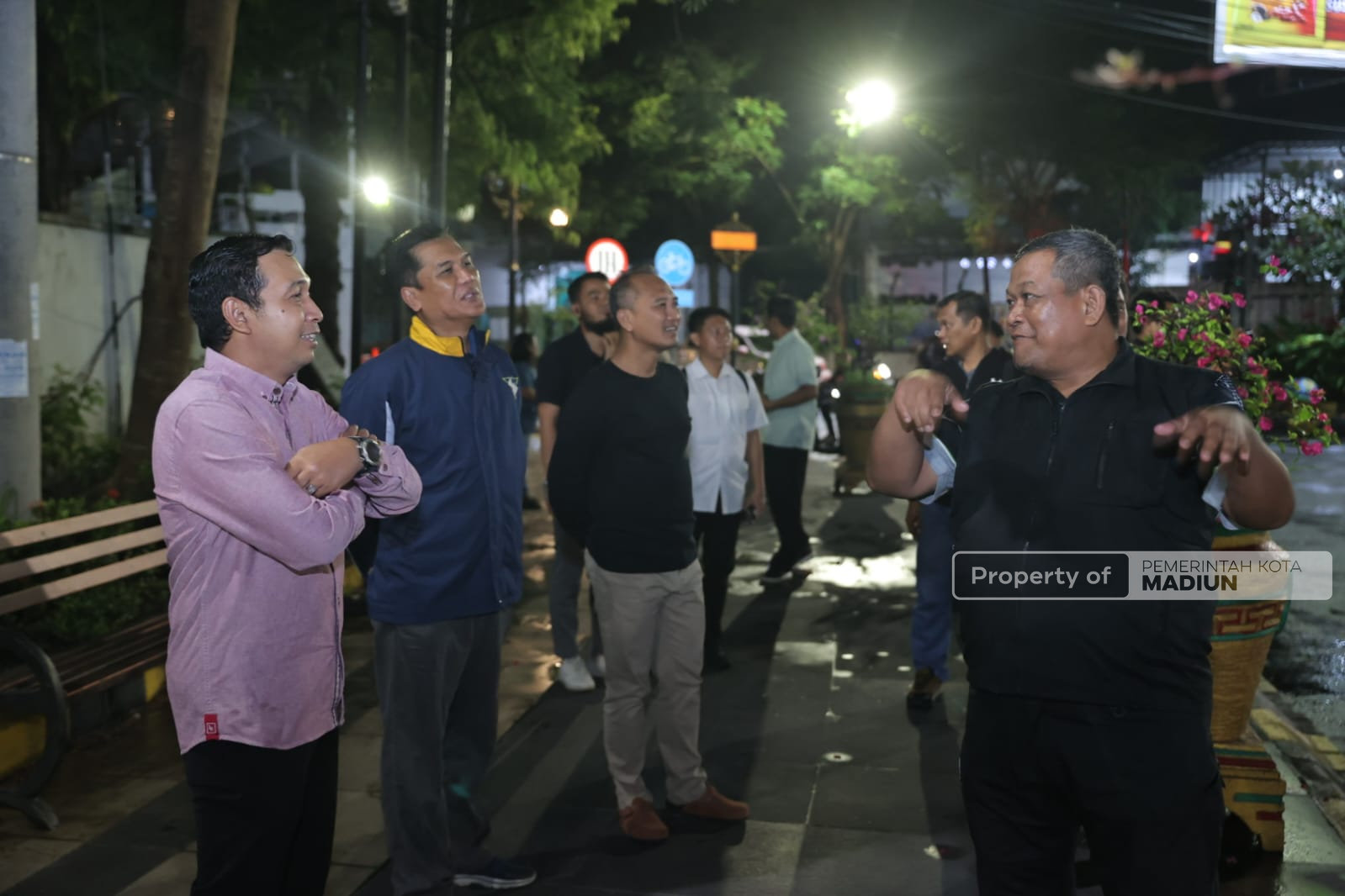 Pastikan Fasum Terawat, Plt Wali Kota     Madiun Bersama OPD Lakukan Pemantauan