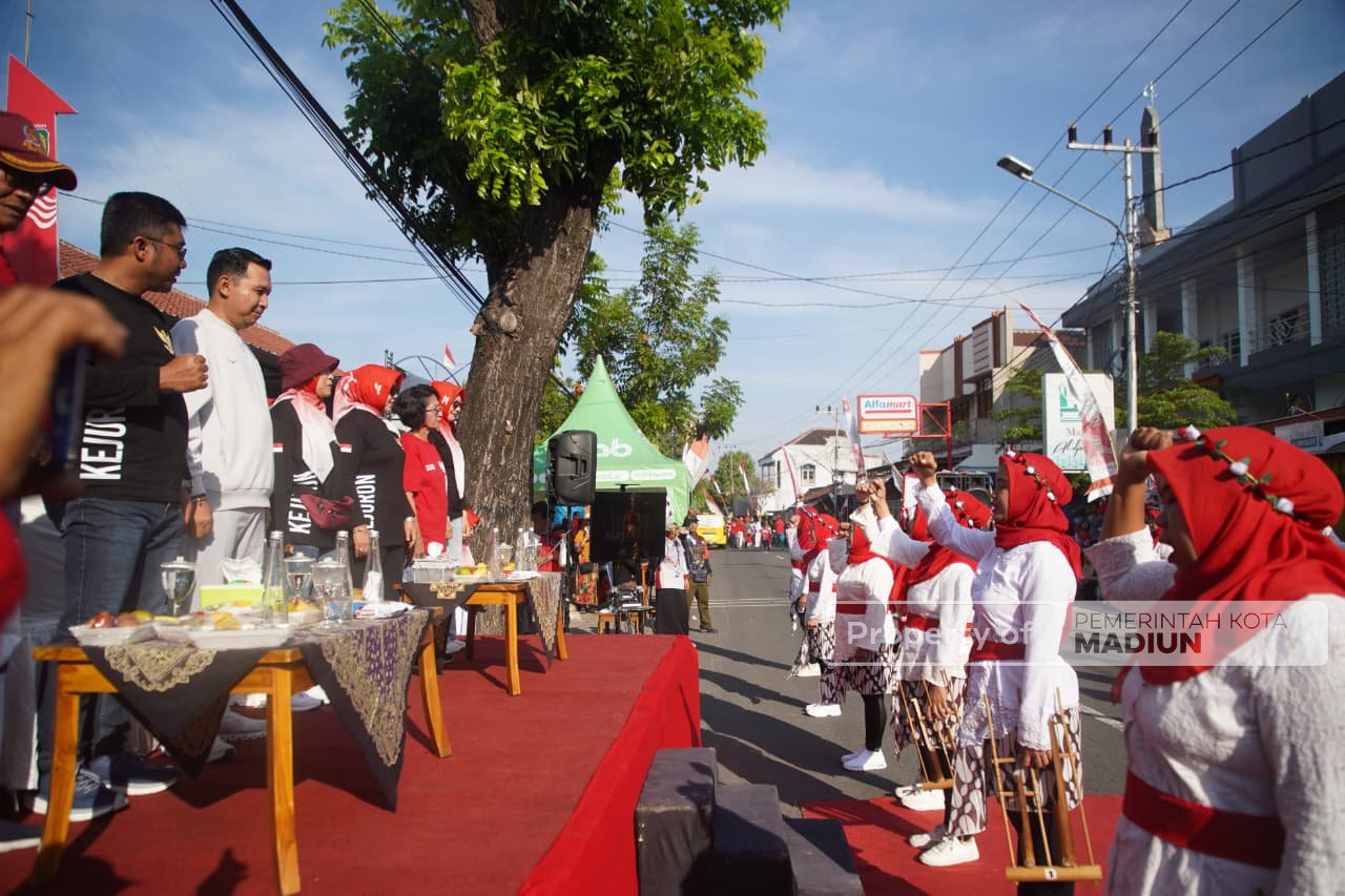 Pawai Budaya Kelurahan Kejuron Semarak, Wali Kota Maidi Tekankan Kekompakan sebagai Kekuatan Kota Pendekar