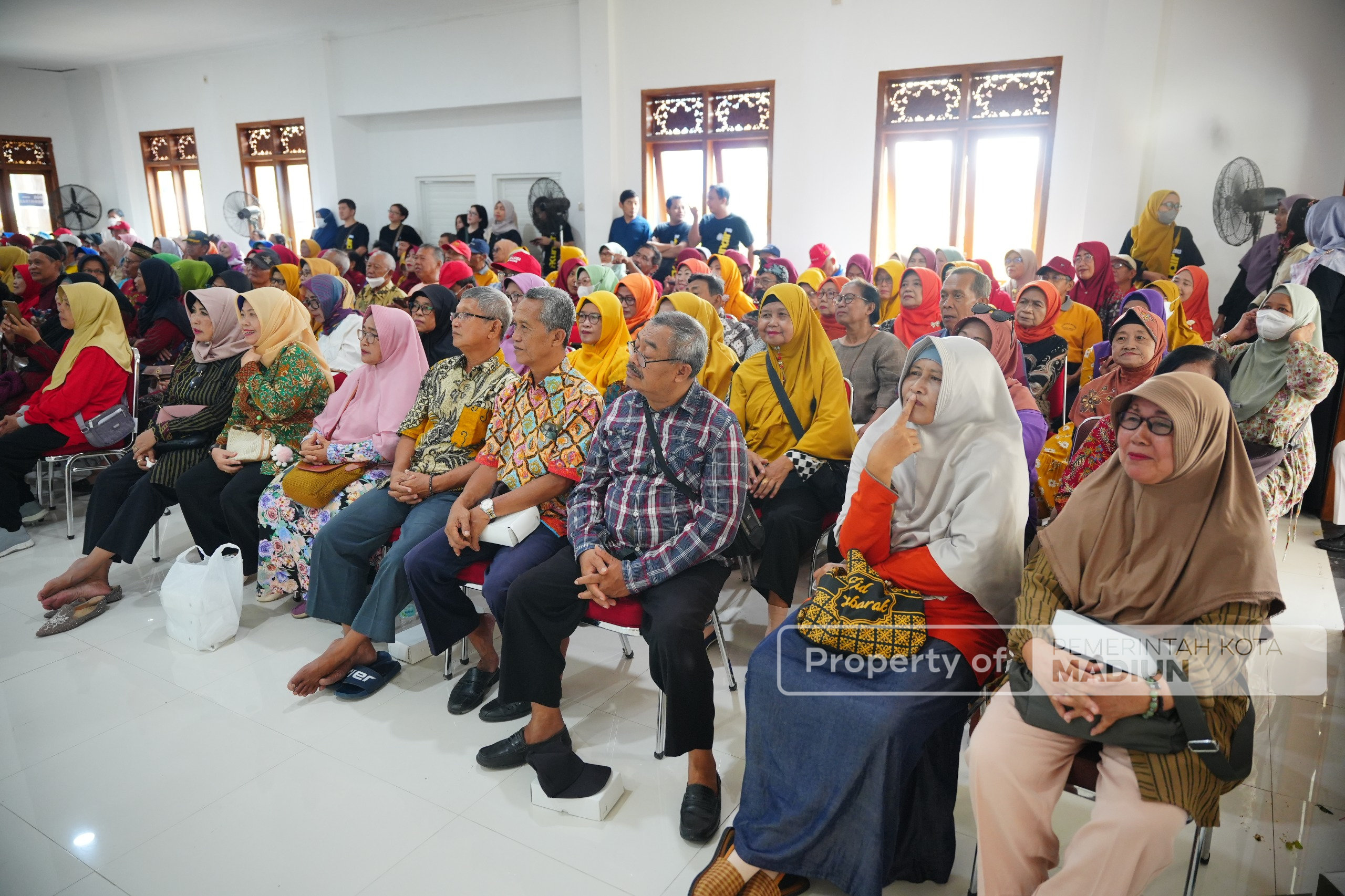 Tim FK Unair Gelar Pengabdian di Pondok Lansia Madiun, Wali Kota Harap Usia Harapan Hidup Capai 80 Tahun