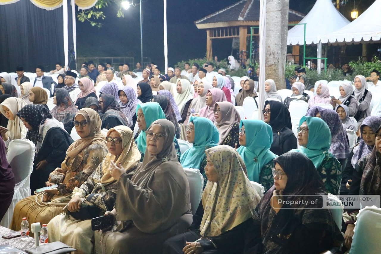 Hadiri Haflah Akhirusanah Ponpes Al-Mardliyyah, Plt Wali Kota Harap Para Santri Berlanjut ke Jenjang Kuliah