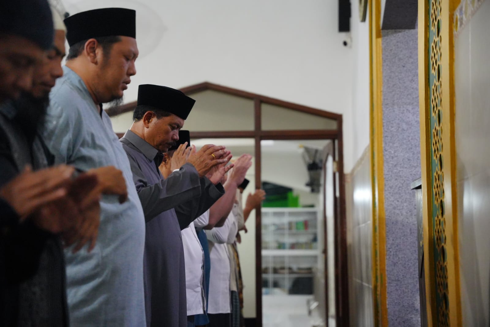 Tarawih Di Masjid Al Muhajirin, Wali Kota Ajak Warga Tingkatkan Ibadah Sebelum Ramadan Berakhir