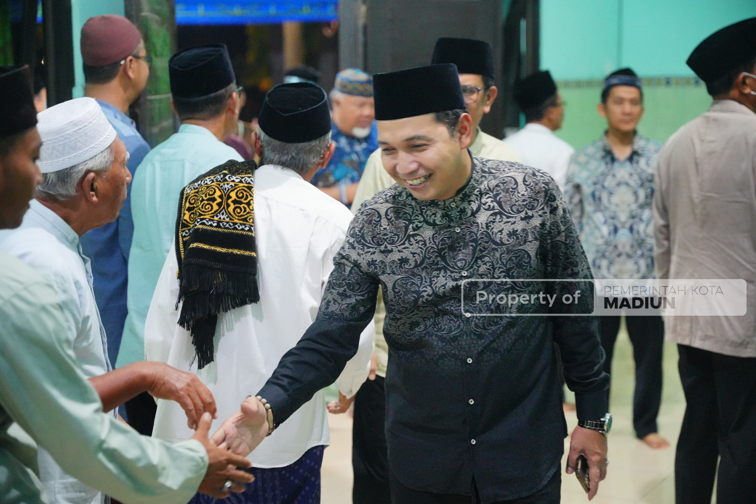 Mempererat Silaturahmi, Wali Kota Madiun Safari Salat Isya di Kelurahan Winongo
