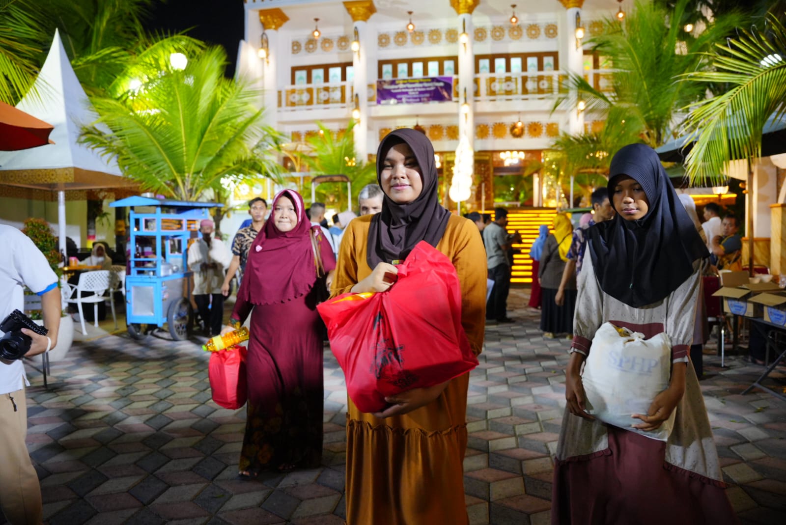 Buka Bersama dengan Anak Yatim dan Disabilitas, Wali Kota Ingin Mereka Tetap Semangat dan Jangan Berkecil Hati
