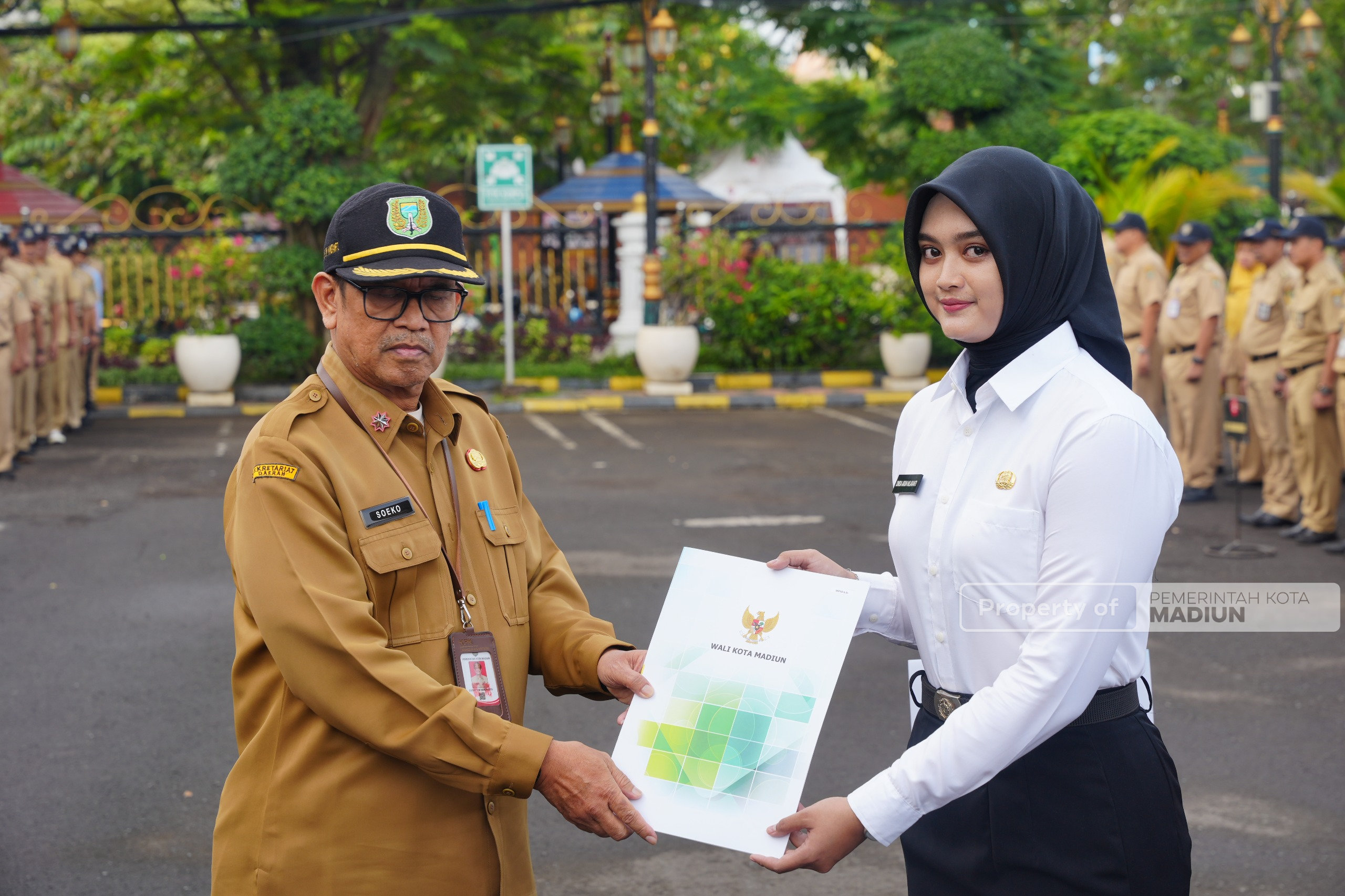 Pimpin Apel dan Serahkan SK CPNS, Sekda Madiun: ASN Harus BerAKHLAK
