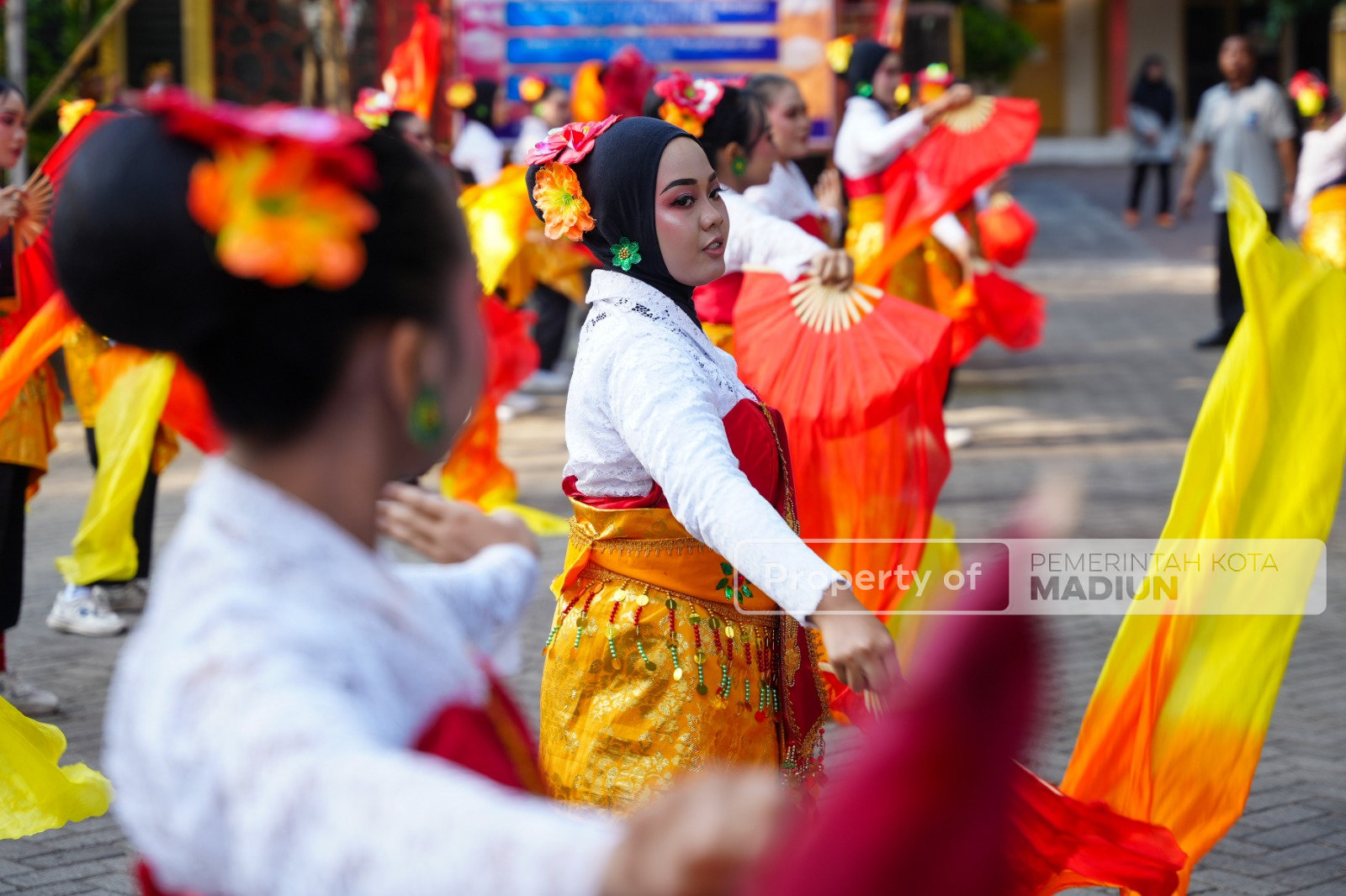 Berangkatkan Pawai Budaya HUT ke-79 Smasa, Wali Kota: Sekolah Ini Kualitasnya Juga Harus Nomor Satu