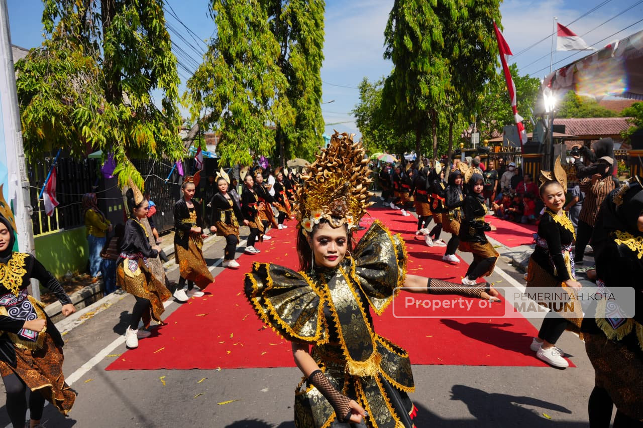 Wali Kota Madiun Hadiri Carnaval Kemerdekaan, Dorong Warga Tingkatkan Kreativitas dan Kesejahteraan