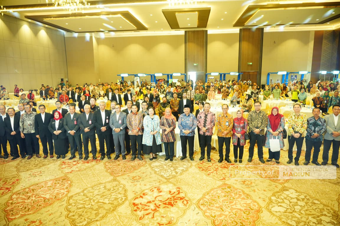 Bukti Komitmen Industri Berkelanjutan, Kota Madiun Terima Penghargaan Industri Hijau Terbaik Jatim 2025