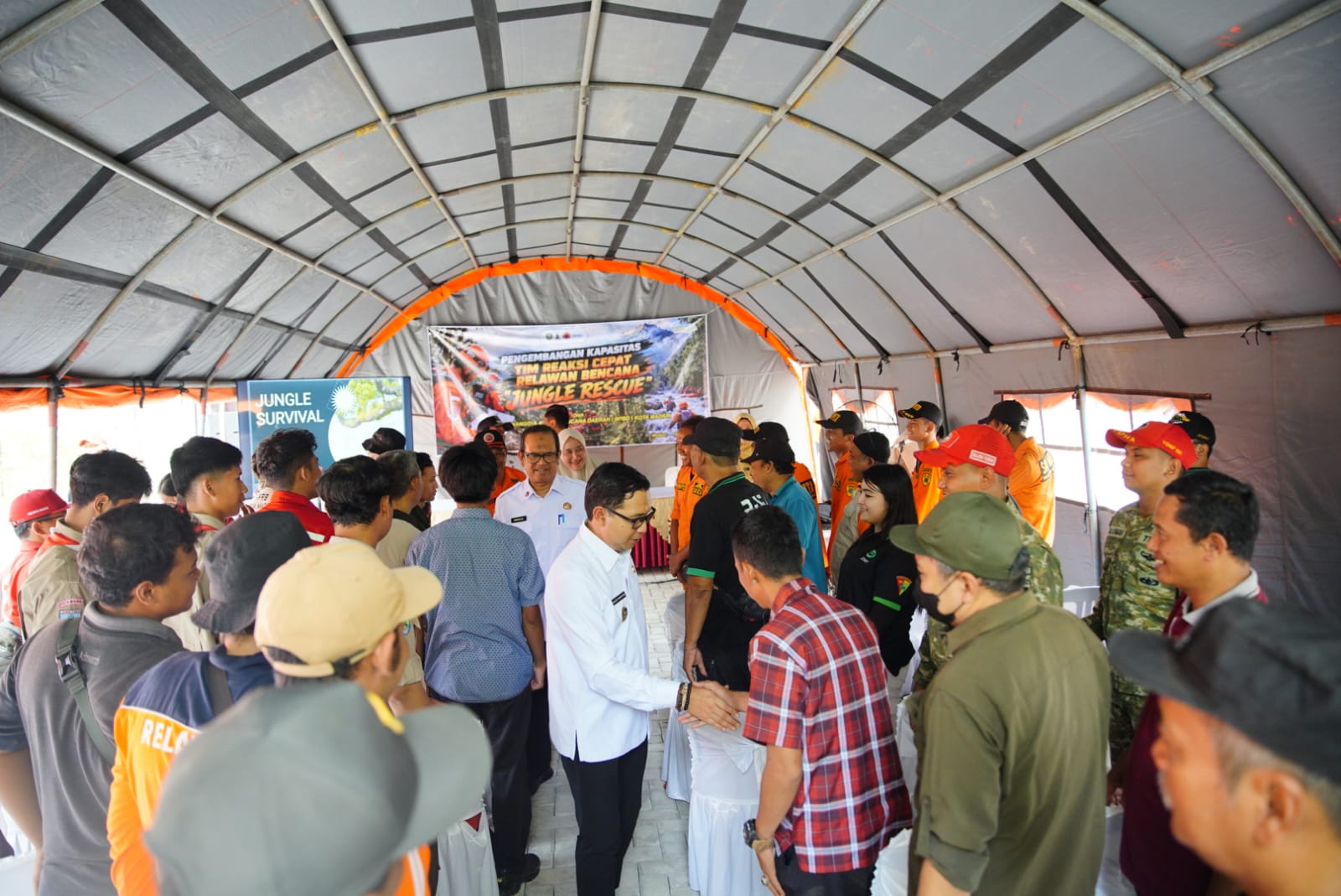 Asah Kemampuan Penyelamatan, Relawan Madiun Disiapkan Hadapi Berbagai Kondisi Darurat