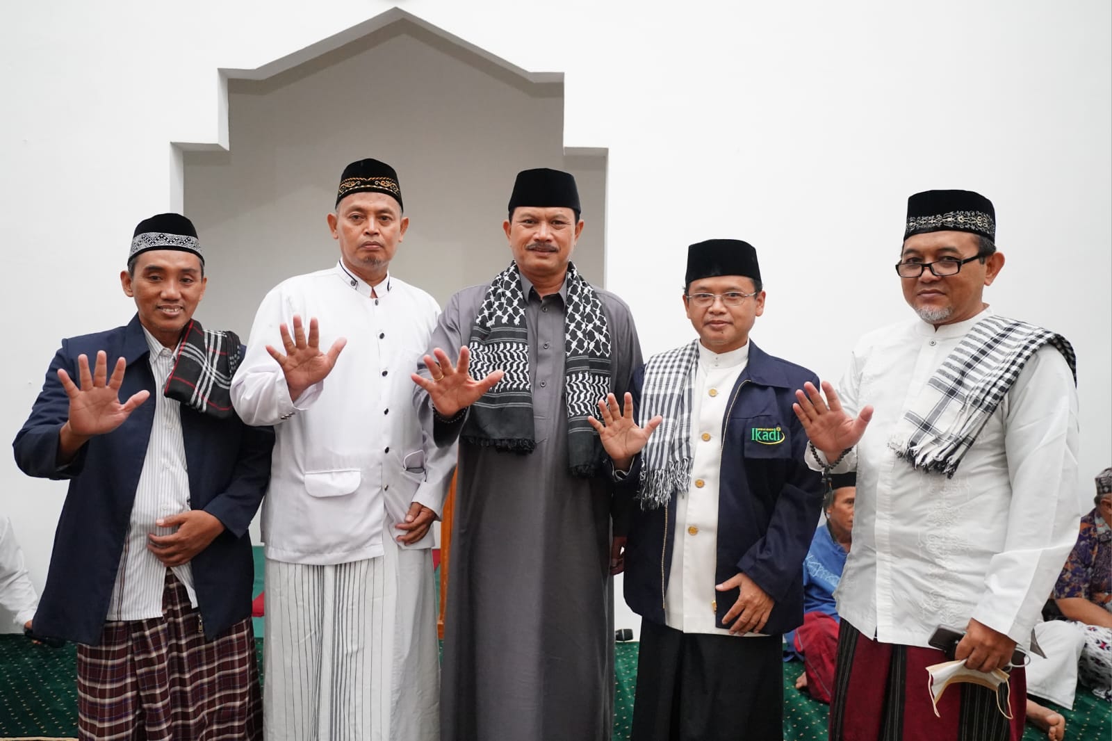 Safari Ramadan di Masjid Ar-Raudhah, Wali Kota Salurkan Bantuan Sampai Sosialisasikan Persiapan Lebaran