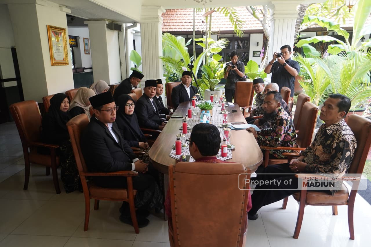 Terima Audiensi Kementerian Haji dan Umrah, Plt Wali Kota Dorong Peningkatan Daya Saing UMKM Lokal Menuju Ekosistem Haji dan Umrah