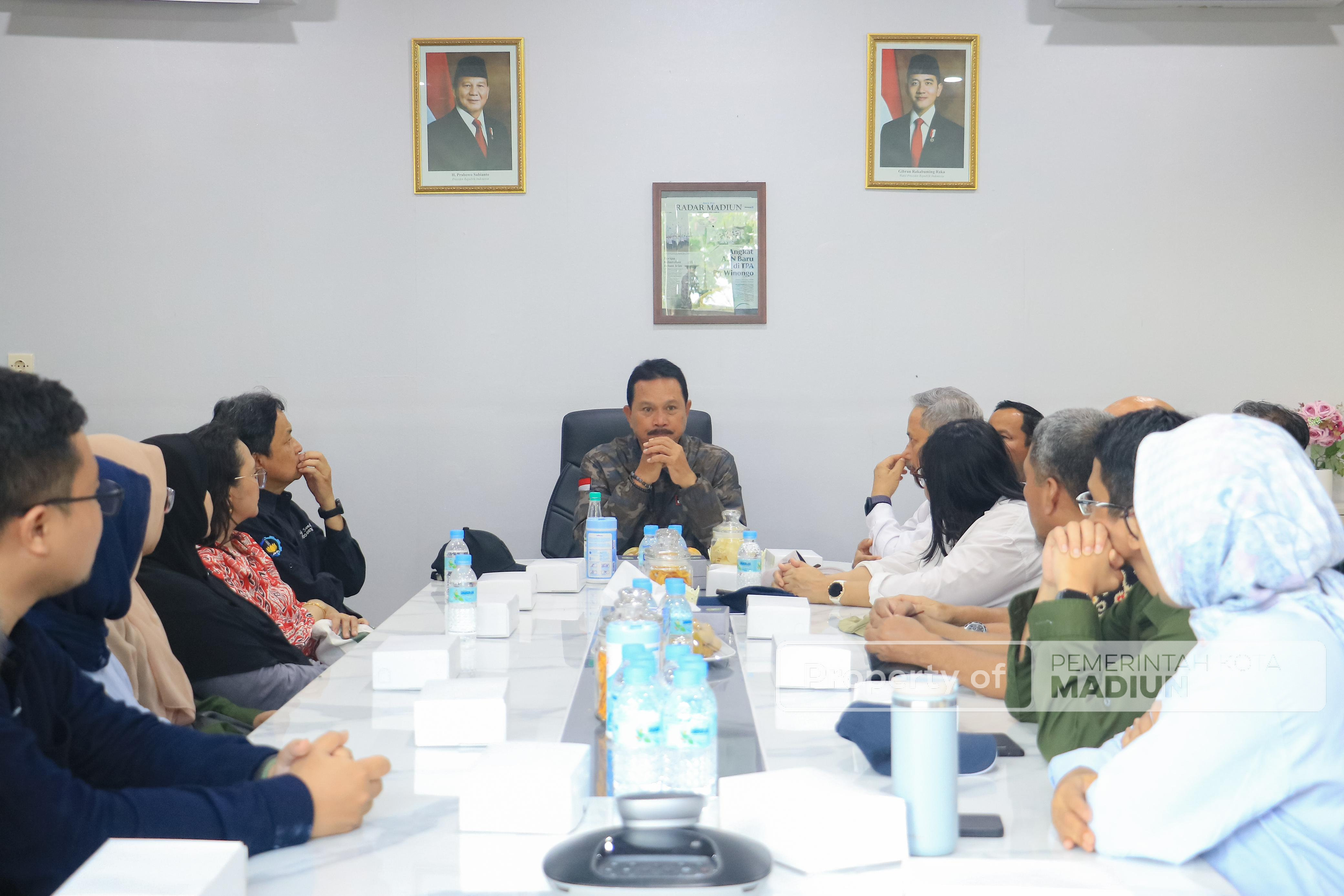Terima Audiensi BBWSB Solo dan Tim ITS,  Wali Kota Madiun Bahas Pengembangan Kota dan Peningkatan SDM
