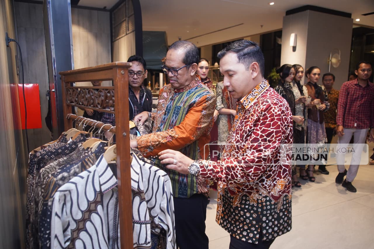 Wali Kota Maidi Hadiri Fashion Show, Apresiasi Desainer dan UMKM Lokal