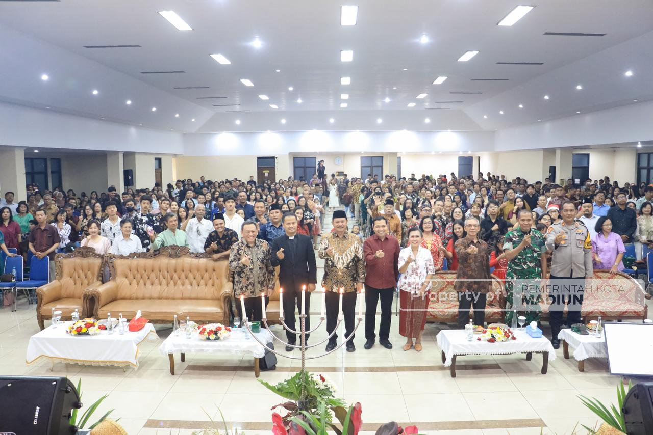 Hadiri Perayaan Natal, Wali Kota: Doa Jemaat GKJW Bawa Kota Madiun Semakin Maju Mendunia