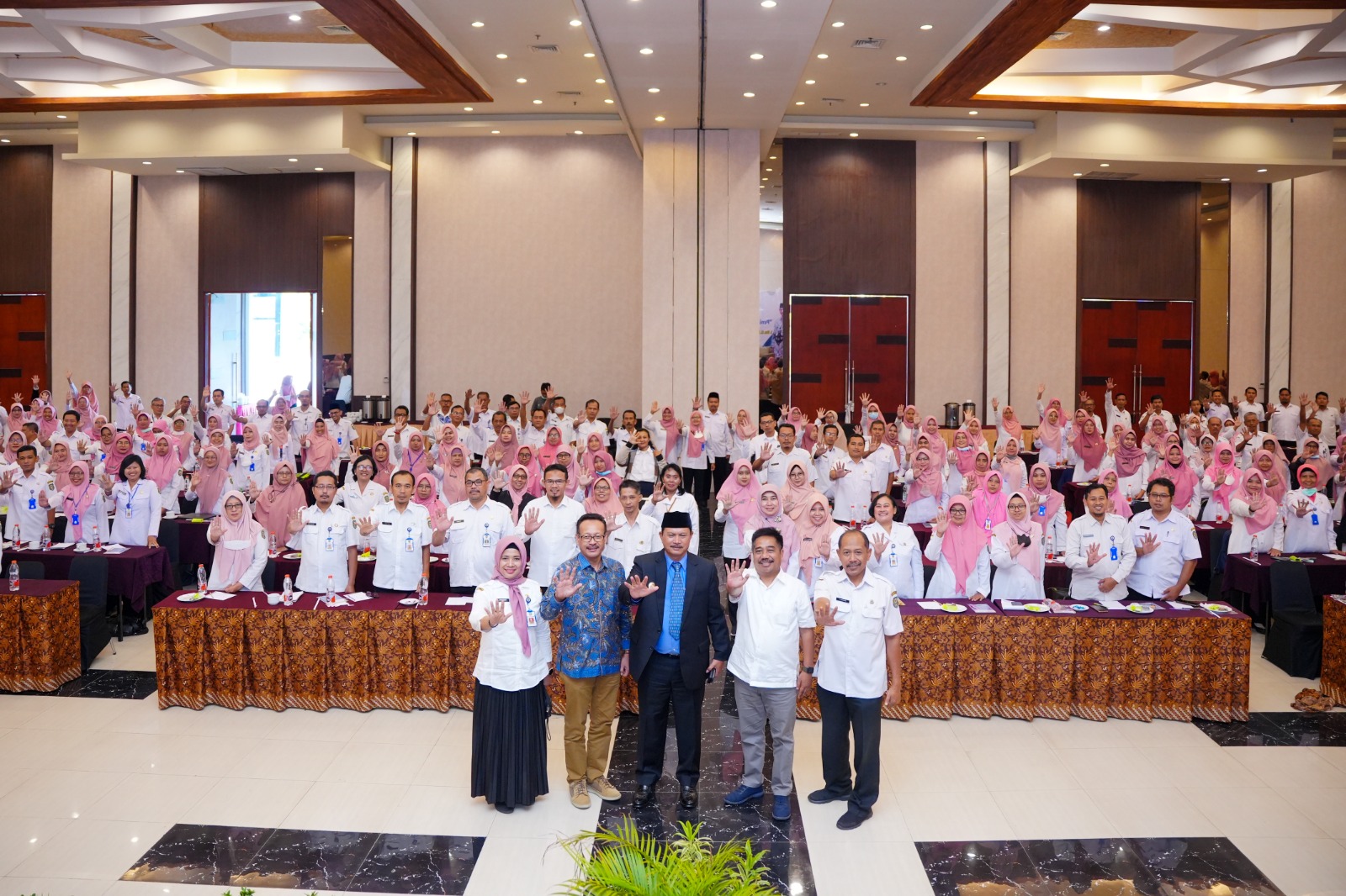 Jadi Narasumber Seminar Pendidikan, Wali Kota Ajak Guru Kenalkan Potensi Daerah Untuk Tingkatkan Keterampilan Siswa