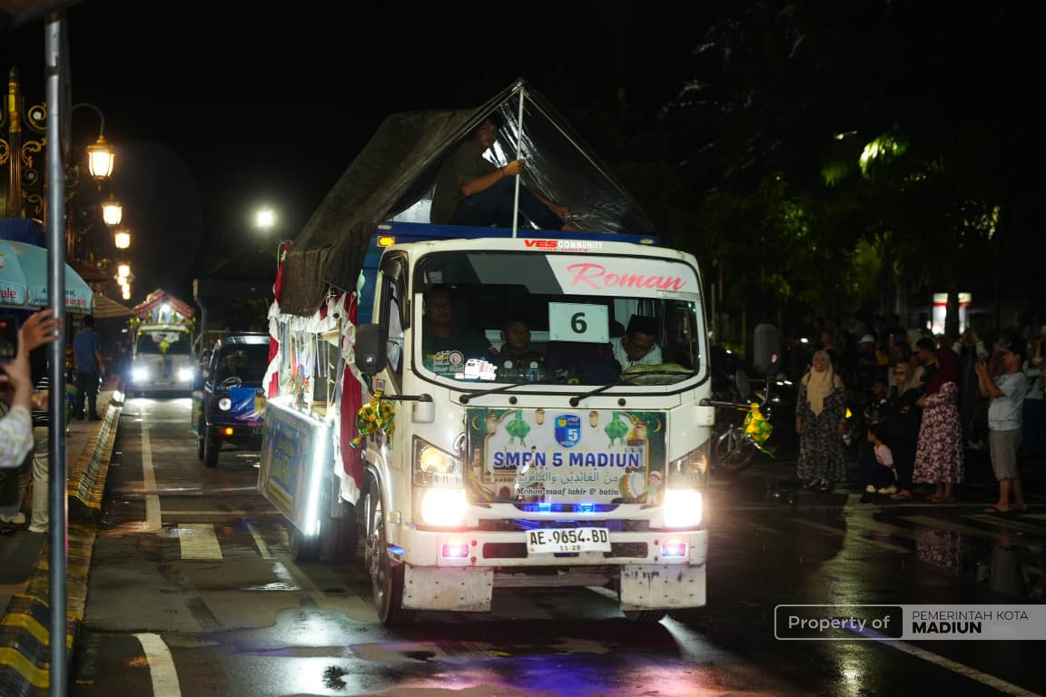 Plt Wali Kota Madiun Resmi Berangkatkan Takbir Keliling, Malam Takbiran Berlangsung Meriah