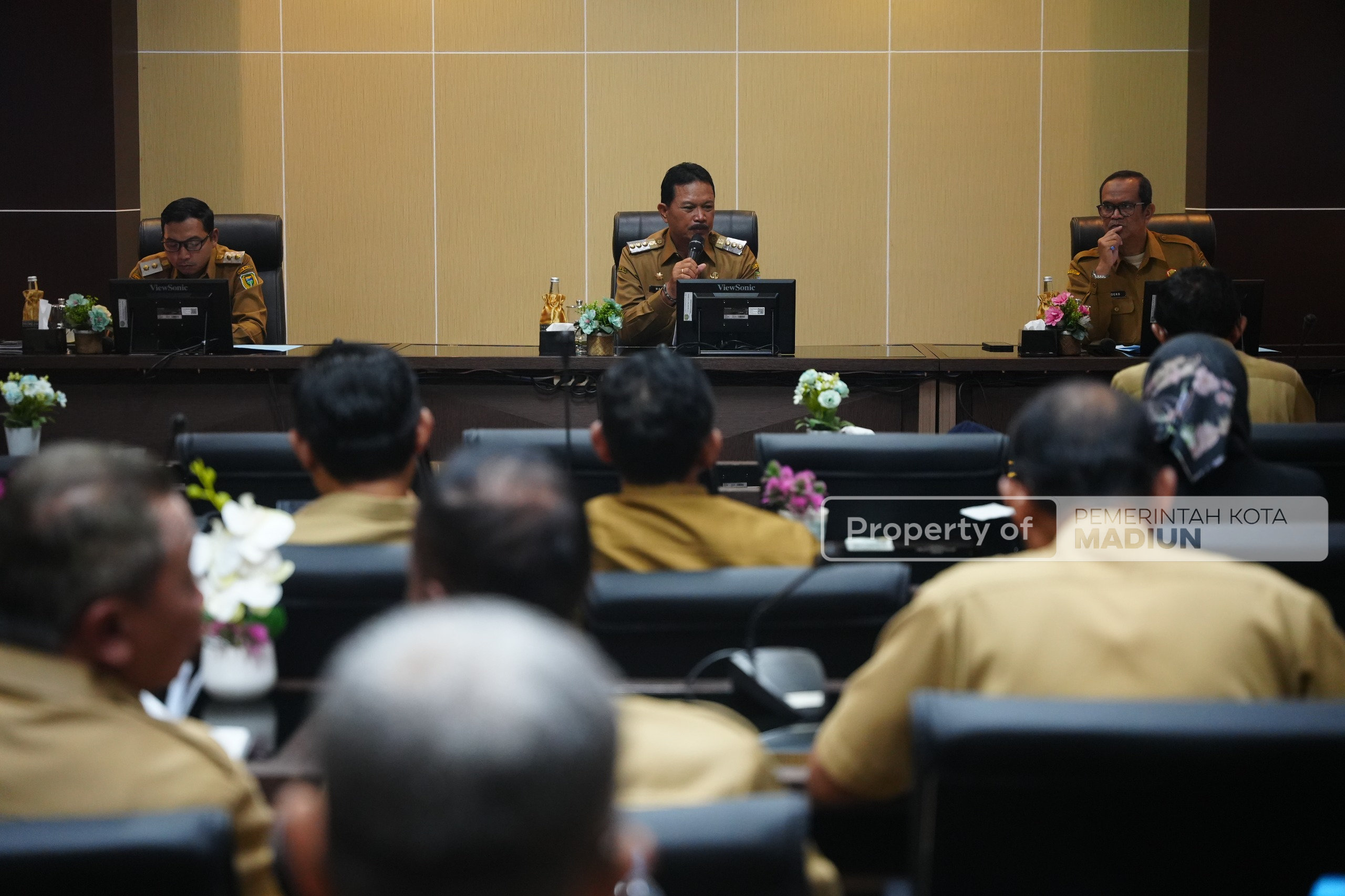 Pimpin Rapat Dinas Jelang Pergantian Tahun, Wali Kota Madiun Tekankan Kenyamanan Fasum Sambut Wisatawan