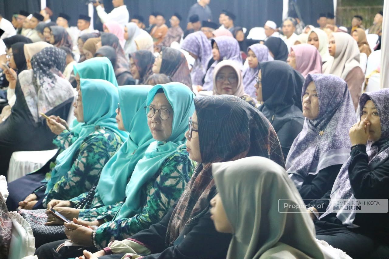 Hadiri Haflah Akhirusanah Ponpes Al-Mardliyyah, Plt Wali Kota Harap Para Santri Berlanjut ke Jenjang Kuliah