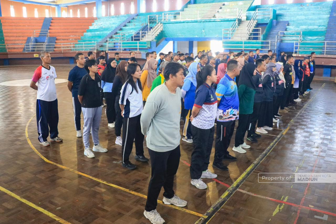 Buka Coaching Clinic, Plt Wali Kota Madiun Dorong Guru PJOK Cetak Generasi Sehat Berkarakter