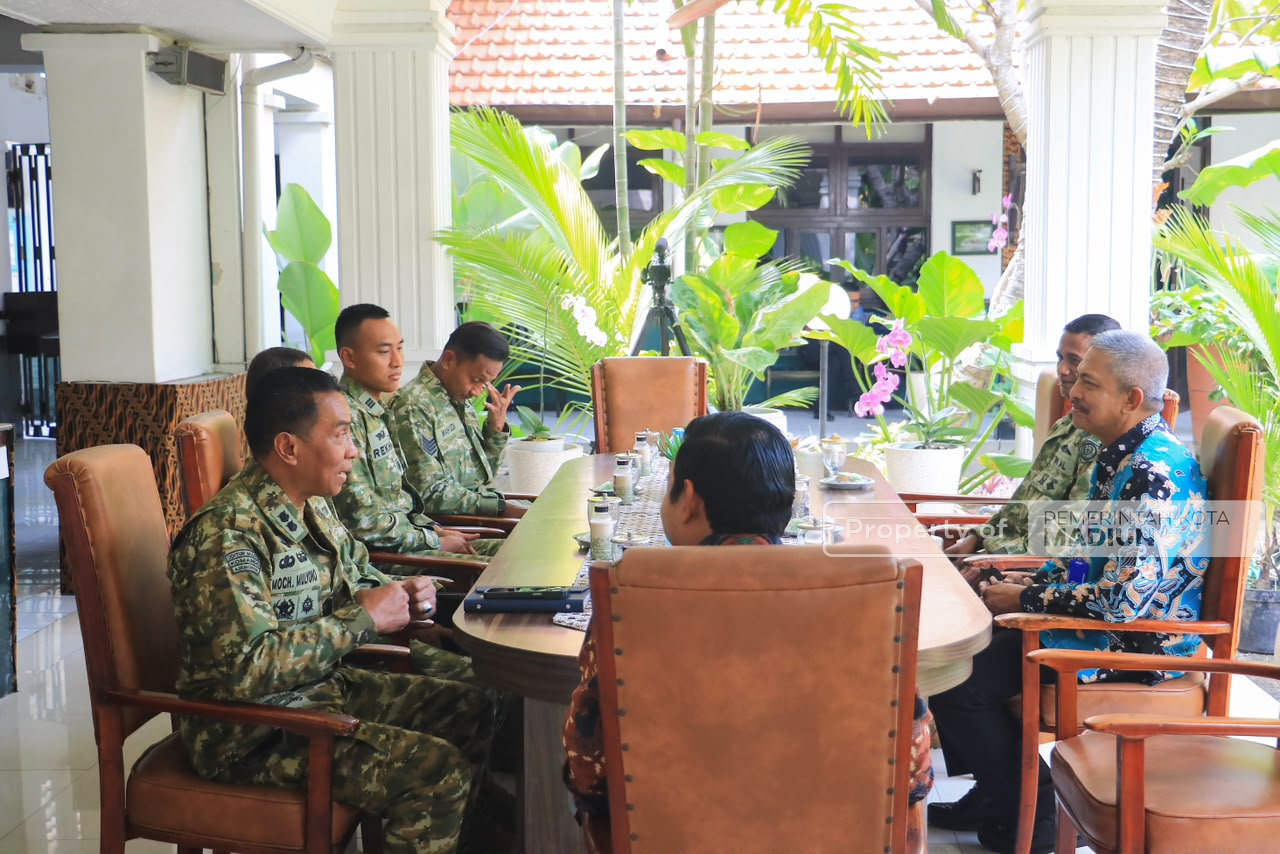 Terima Silaturahmi Kaotmil III-12 Madiun, Plt Wali Kota Perkuat Sinergi Antarinstansi