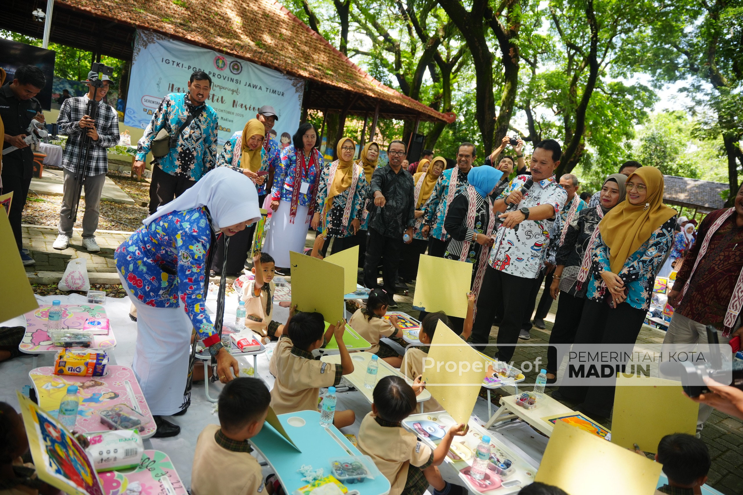 Ratusan Anak TK di Madiun Belajar Membatik, Wali Kota: Potensinya Luar Biasa