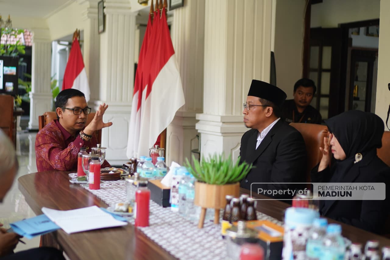 Terima Audiensi Kementerian Haji dan Umrah, Plt Wali Kota Dorong Peningkatan Daya Saing UMKM Lokal Menuju Ekosistem Haji dan Umrah