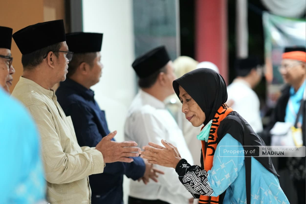 Plt Wali Kota Madiun Sambut Kepulangan 225 Jamaah Haji, Dorong Implementasi Nilai-Nilai Haji dalam Kehidupan Bermasyarakat