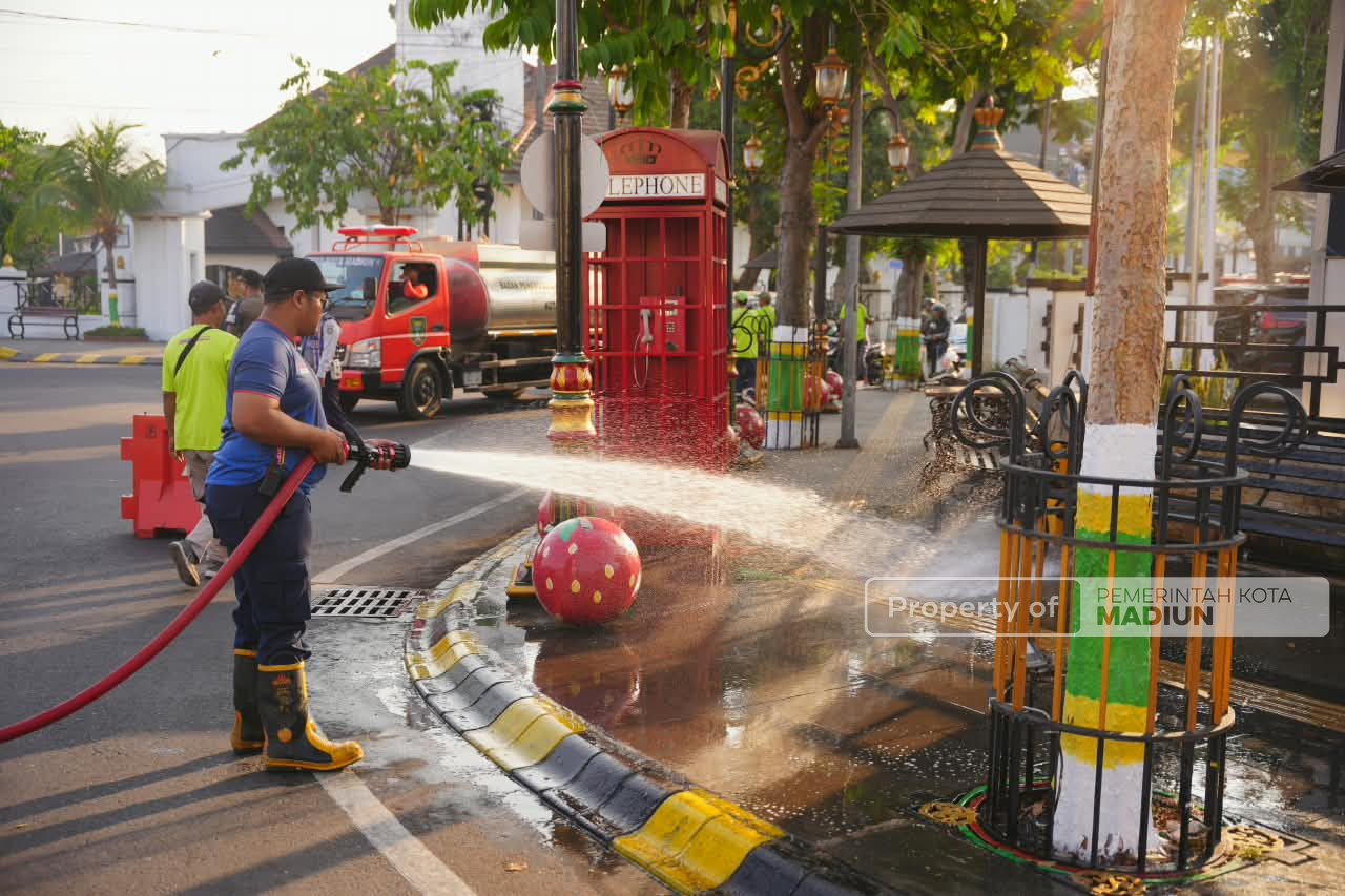 Pimpin Apel Gerakan Jumat Bersih, Plt Wali Kota Tekankan Kebersihan Kota