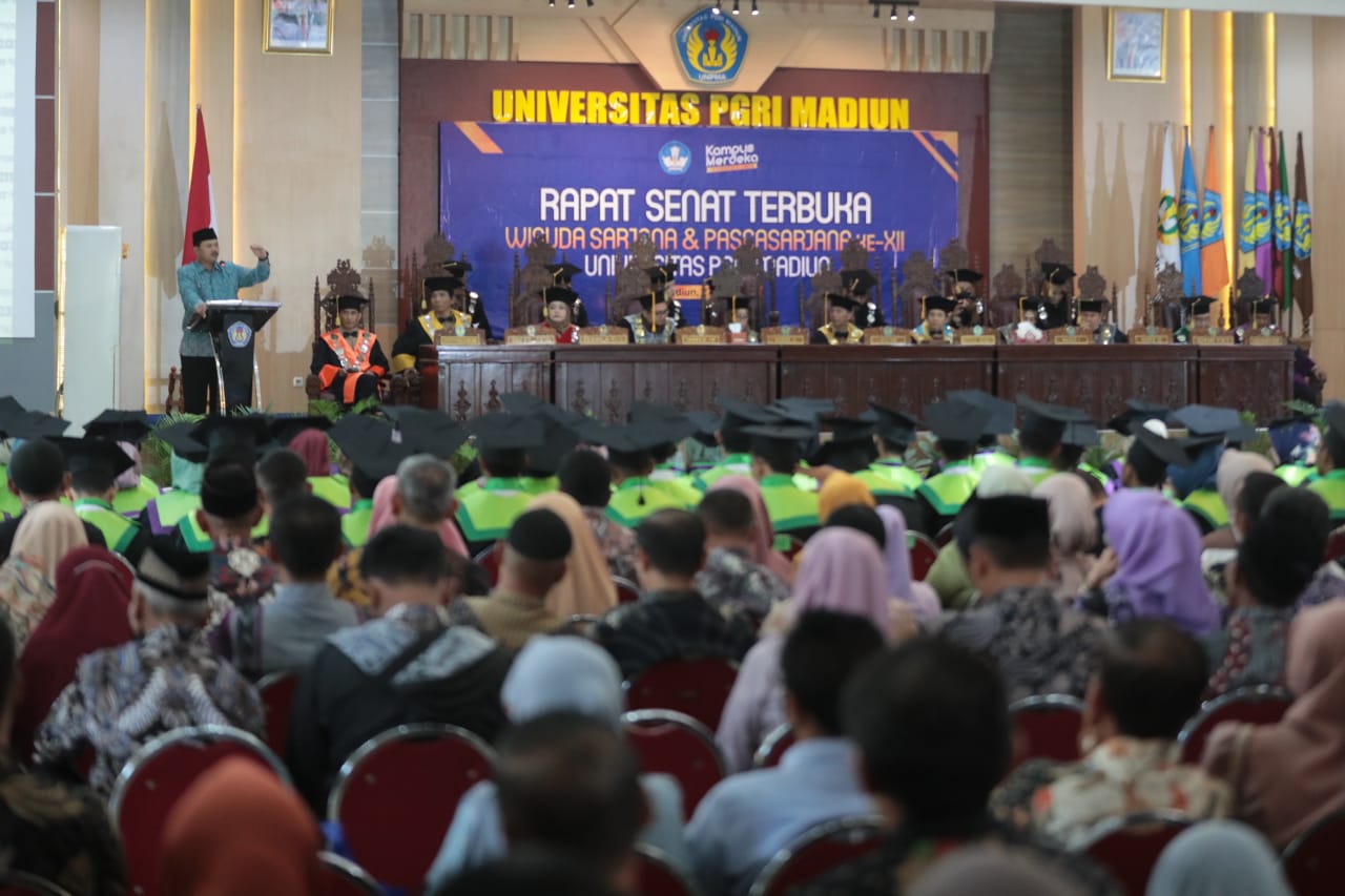 Hadiri Wisuda XII UNIPMA, Wali Kota Pesan Tingkatkan Kompetensi Agar Sukses di Dunia Kerja