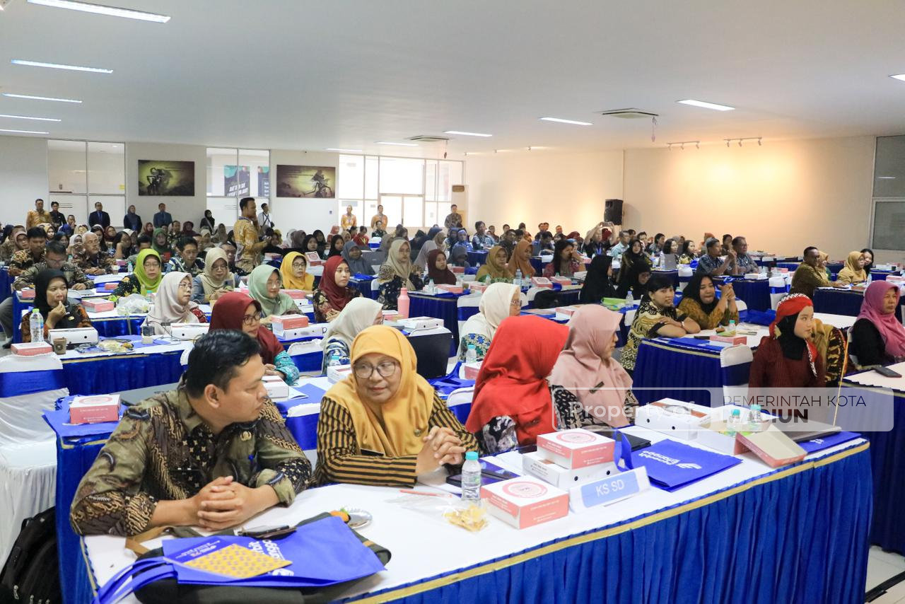 Jadi Narasumber Seminar Akbar, Wali Kota Madiun Tekankan Penguatan Pendidikan Karakter di Era Digitalisasi
