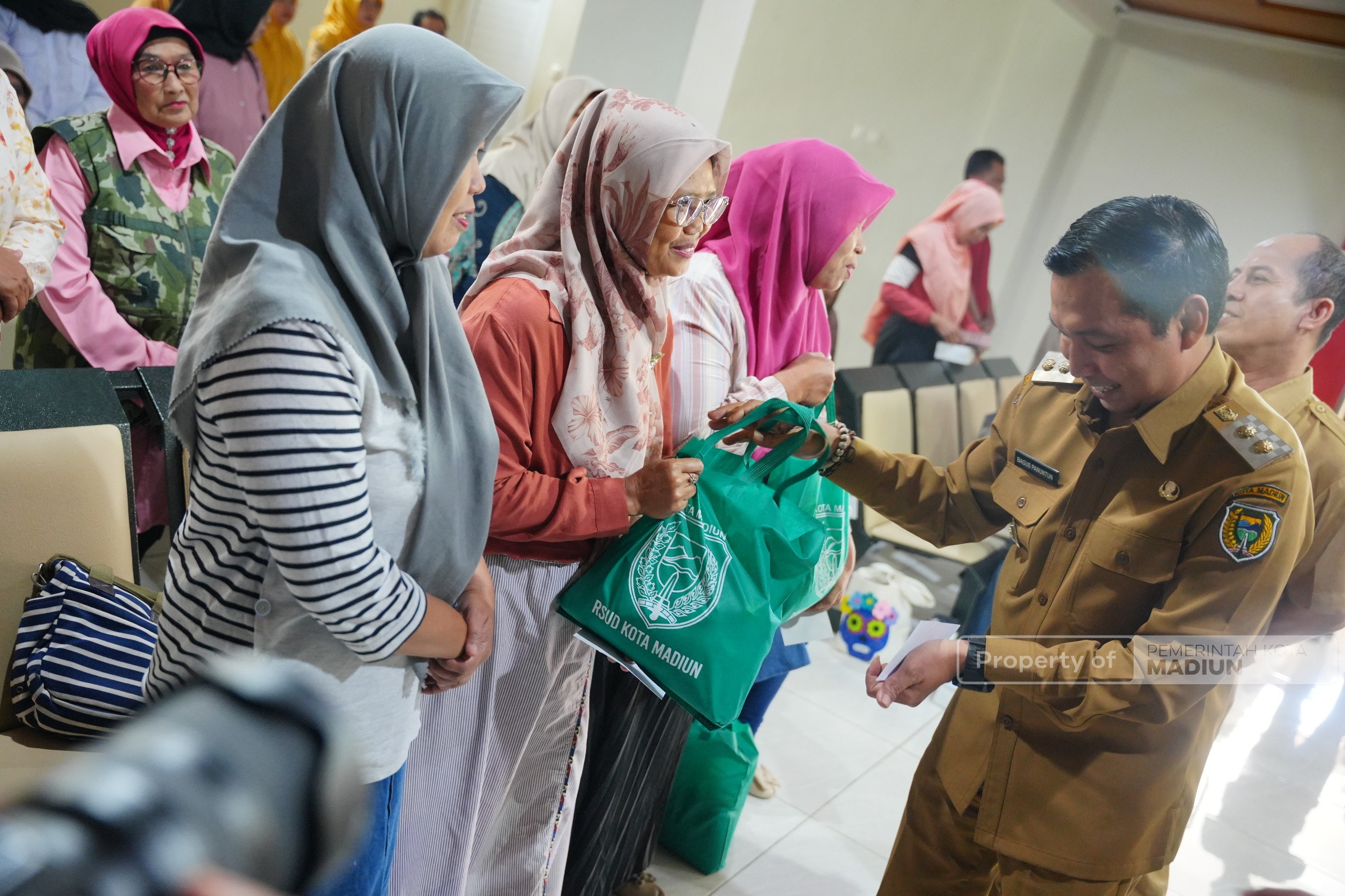Peringati Hari Jadi ke-108 Kota Pendekar, RSUD Kota Madiun Gelar Skrining Kanker Rektum, Kesehatan Mental, dan Gizi
