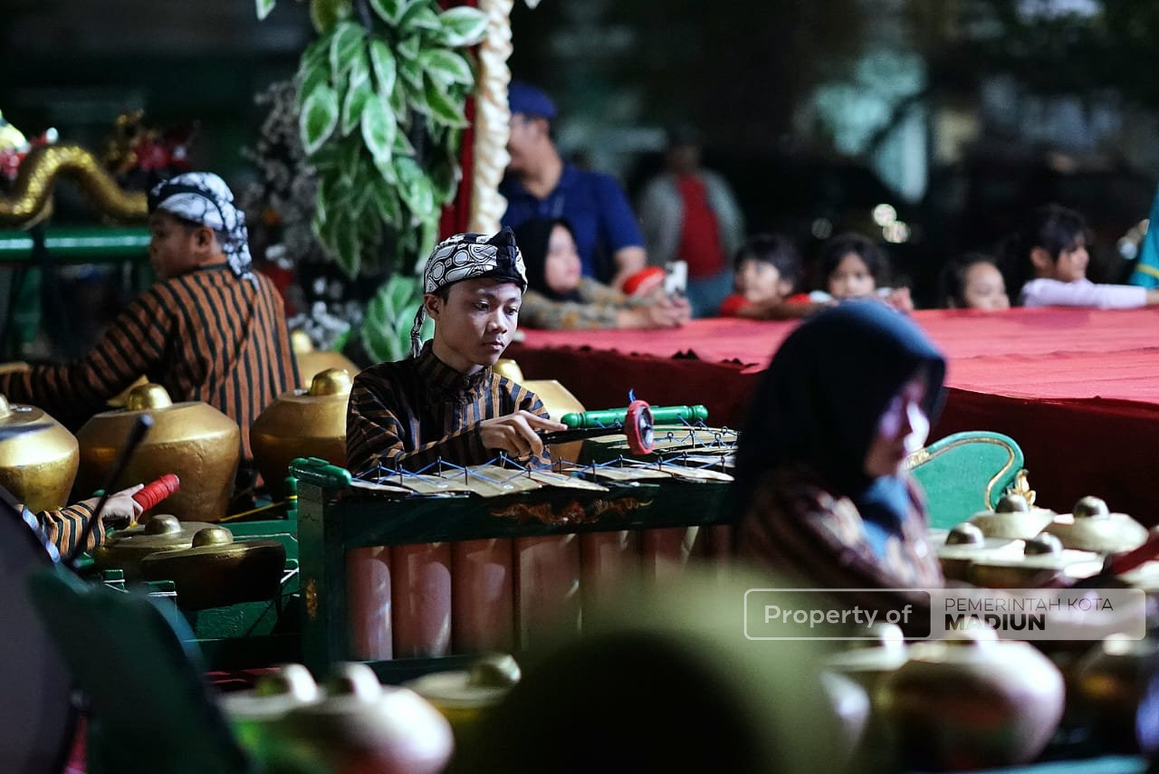 Dari Panggung Seni, Plt Wali Kota Dorong Budaya Jadi Penggerak Ekonomi Kelurahan