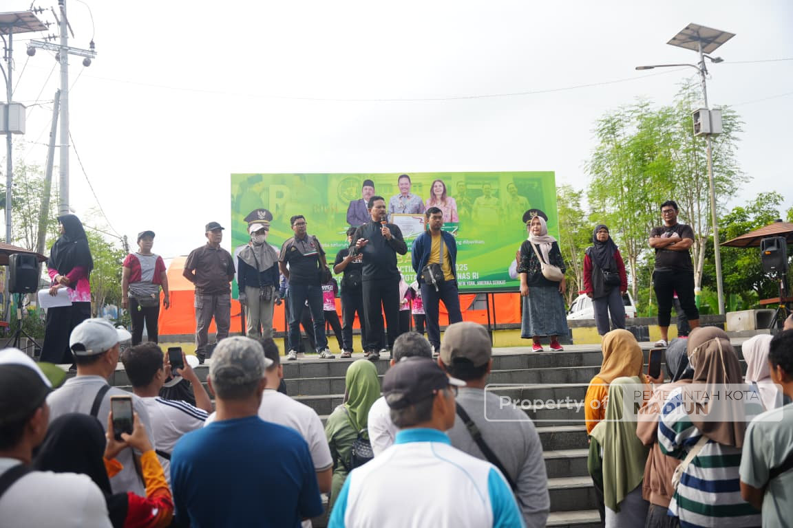 Wali Kota Madiun Lakukan Pembinaan, Tegaskan Penataan Pedagang Taman Bantaran Menuju Kawasan Strategis 2026